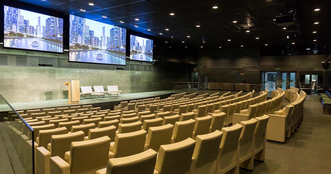 AUDITORIO RAFAEL DEL PINO (1)